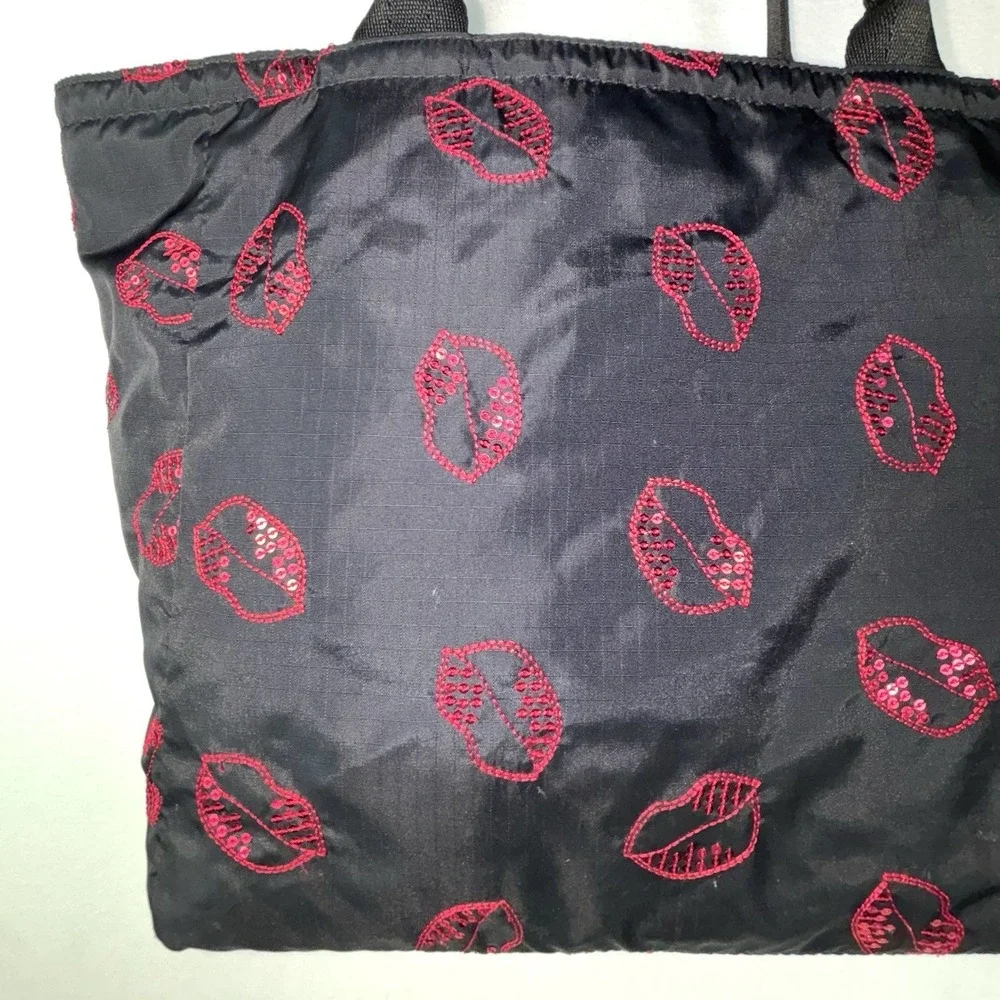 Le Sportsac Sequin Hot Lips Tote & Cosmetic Bag Black Red Pink Lips Nylon RARE